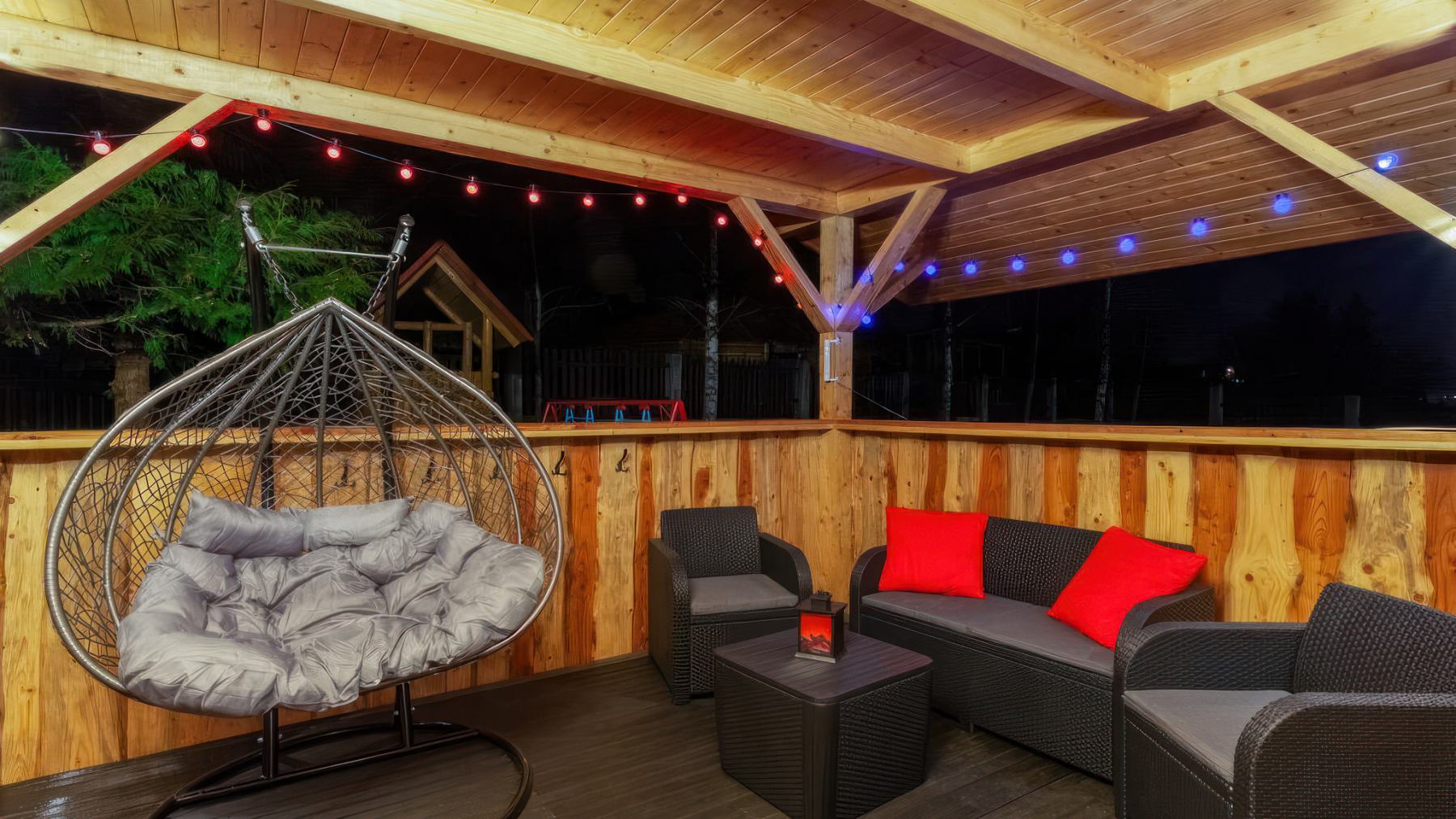 Jacuzzi pod gwiazdami w strefie SPA Willi OdNova w Tyliczu